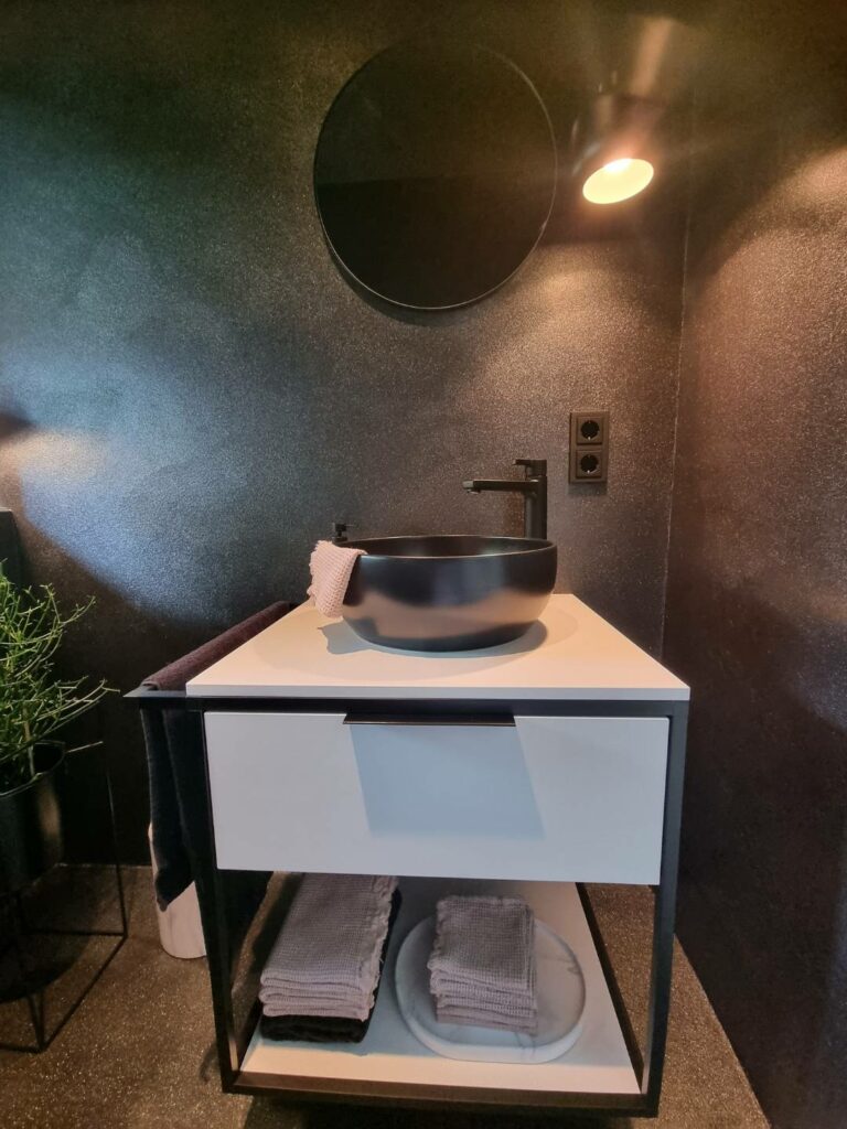 Satteldachhaus Gäste WC (1)